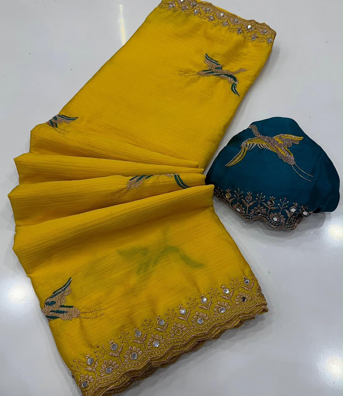 MOR PANKH